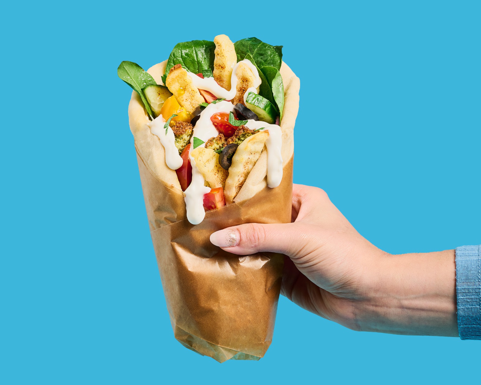 Pan pita relleno con salsa vegana mayo