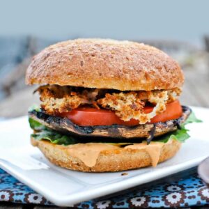 Hamburguesas de Portobello con Salsa Vegana Chipottle